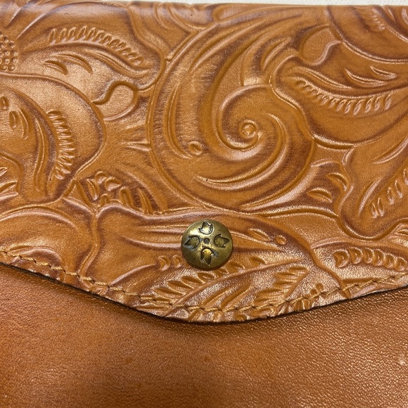 Patricia Nash Leather Clutch - Picture 4 of 13